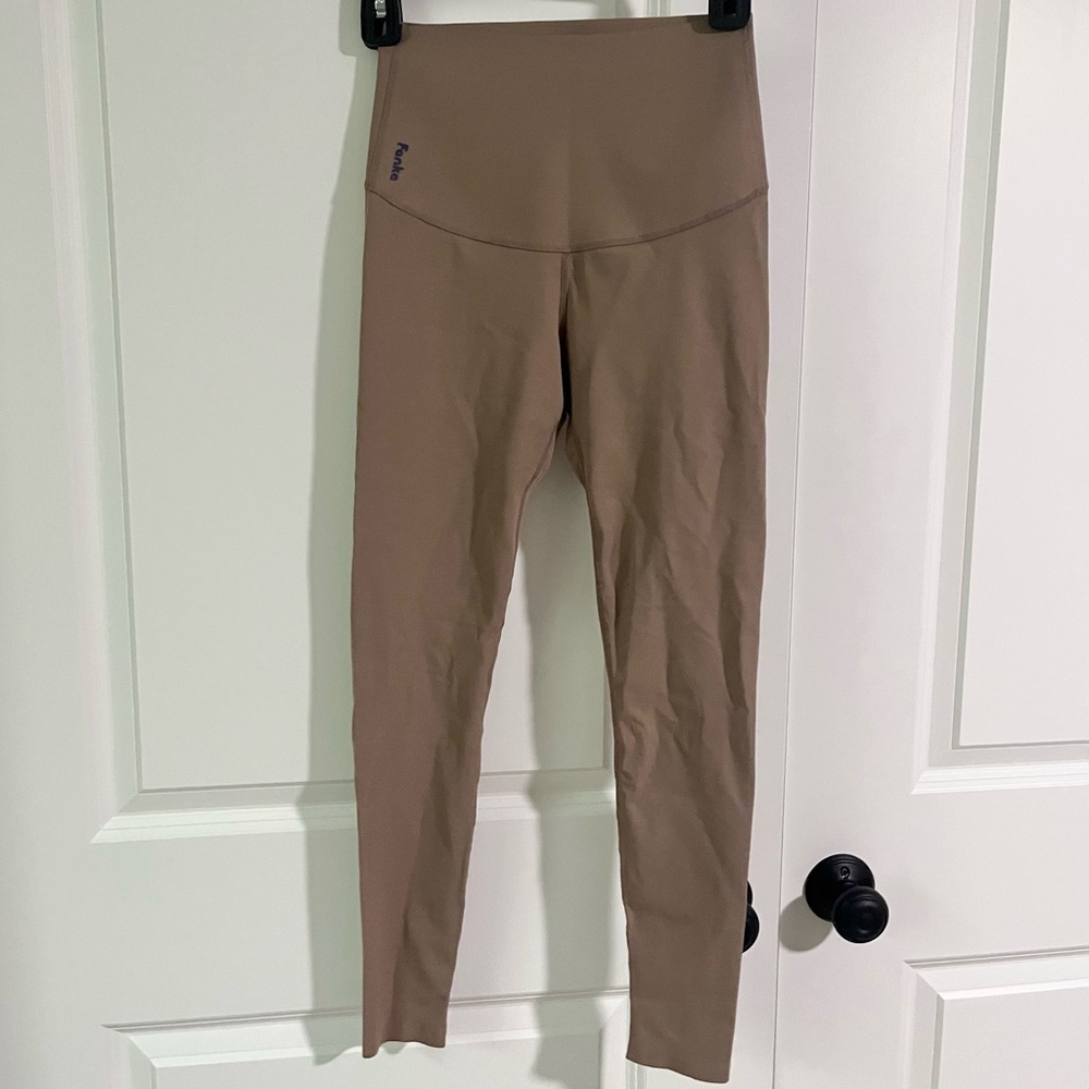 Fanka Reversible Tan/Light Brown 7/8 Sculpted Leggings